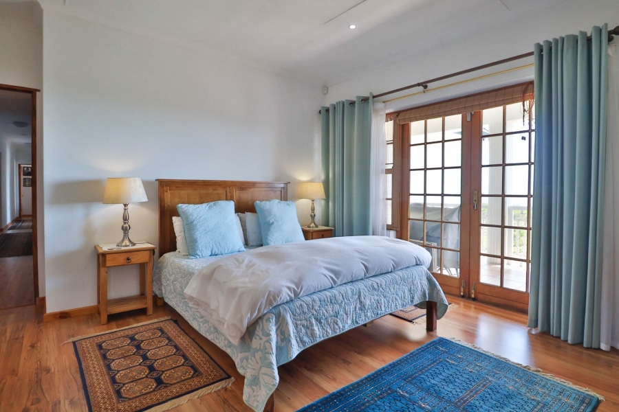 10 Bedroom Property for Sale in Aalwyndal Western Cape